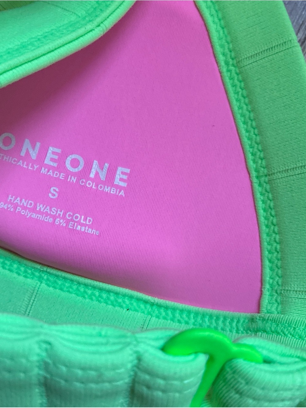 OneOne neon green/pink bikini Kameron top Jesse bottoms S/XS NWT - Picture 4 of 9